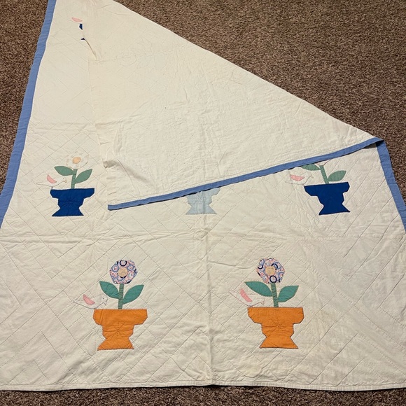 Antique Quilt! Flower Pots And Birds Estate Find! Vintage Handmade Quilt 87”X67” - Picture 9 of 11